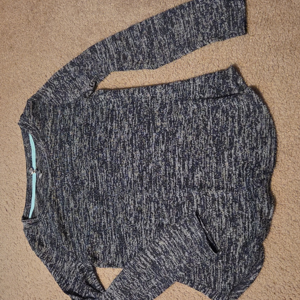 Heathered Gray Long Sleeve Knit Top